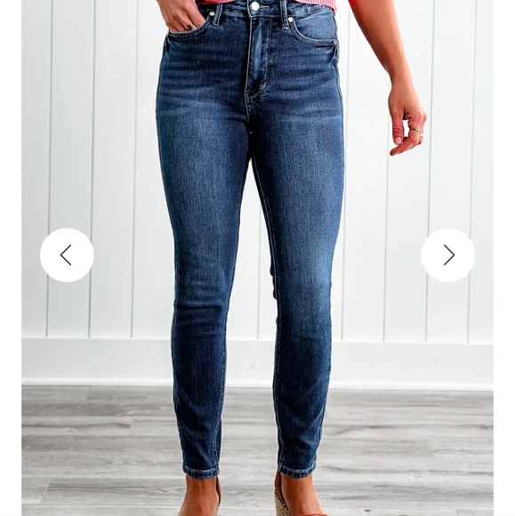 Judy Blue Jeans - Picture 1 of 11